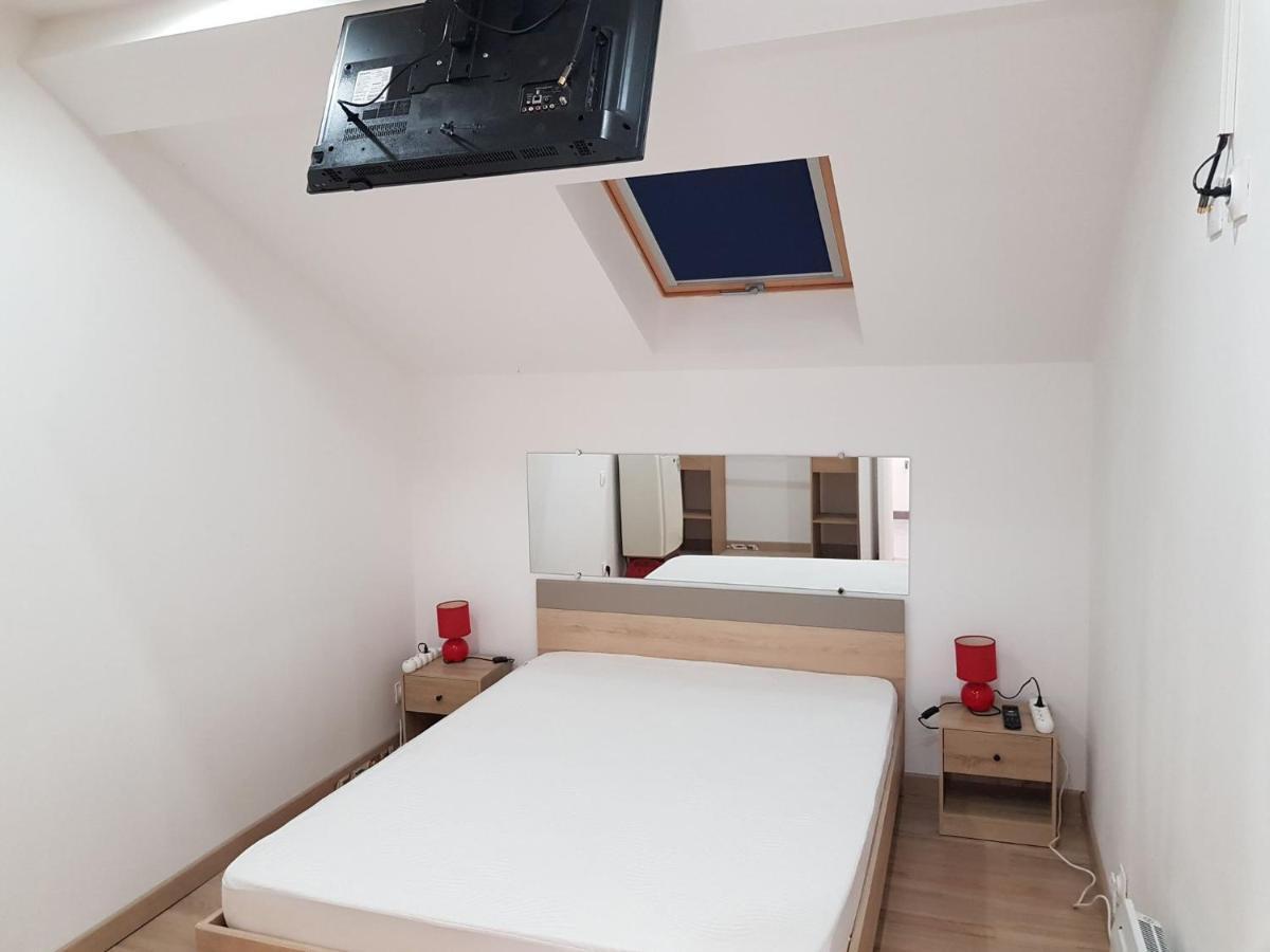 Parc Vue: Cozy Two-Room Apartment with Garden Access Razac-sur-l'Isle Exterior photo